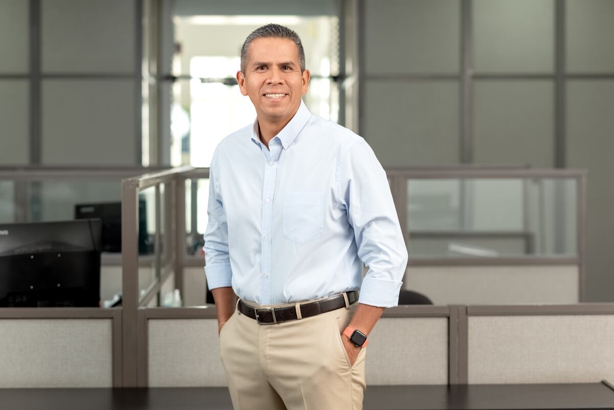 Enrique Mejía, gerente de Innovación y Marketing de Hermes, reveló que la compañía ha invertido en conformar un equipo con un perfil totalmente distinto al del core business del negocio para desarrollar proyectos de innovación. (Foto: Hermes)