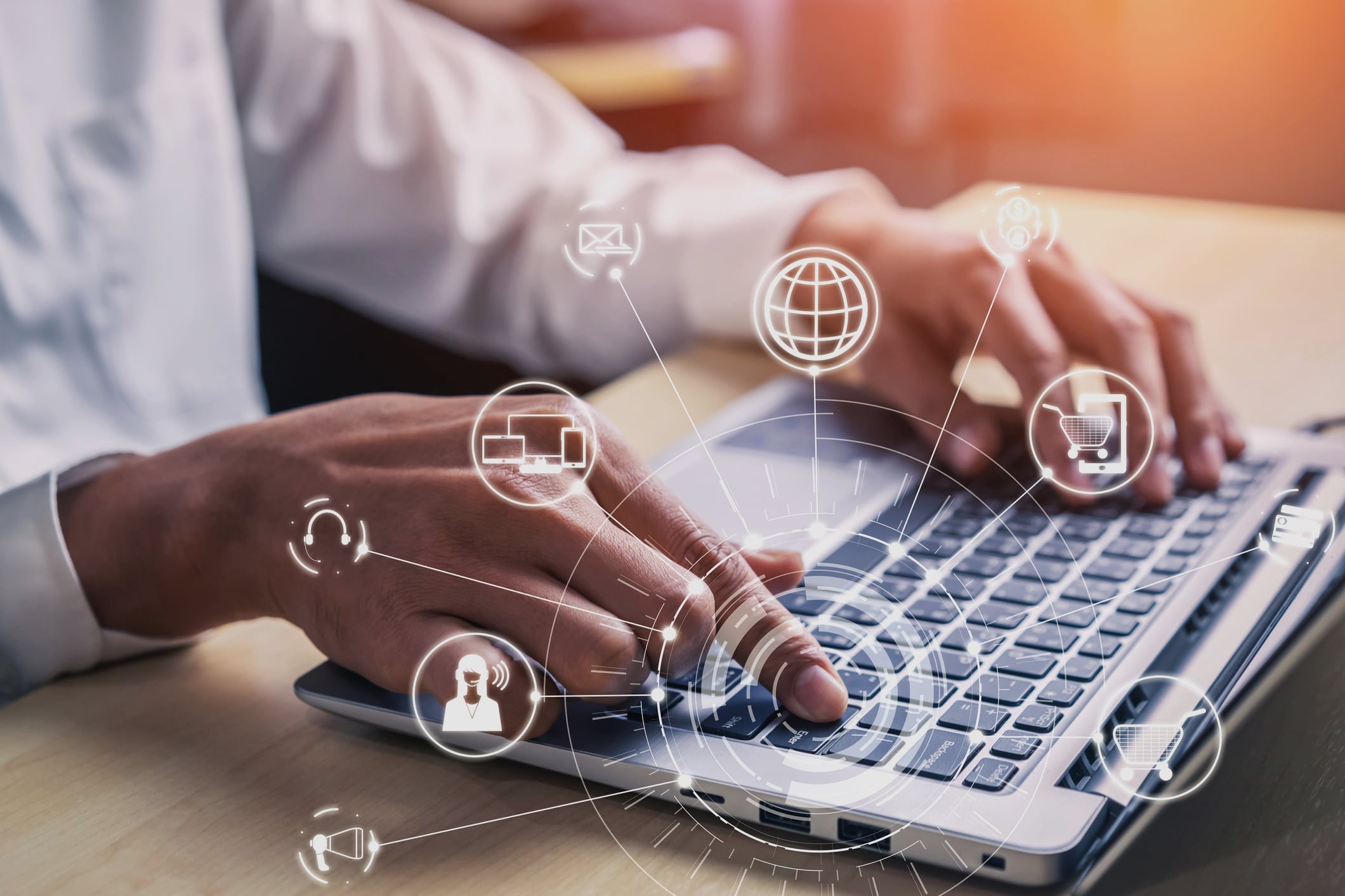 la integración exitosa de aplicativos de inteligencia artificial en una estrategia omnicanal requiere un enfoque centrado en el usuario (Foto: iStock)