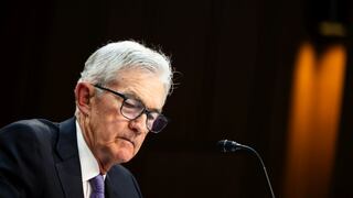 Powell: Fed calibrará su política de recortes sin prisa y según la economía