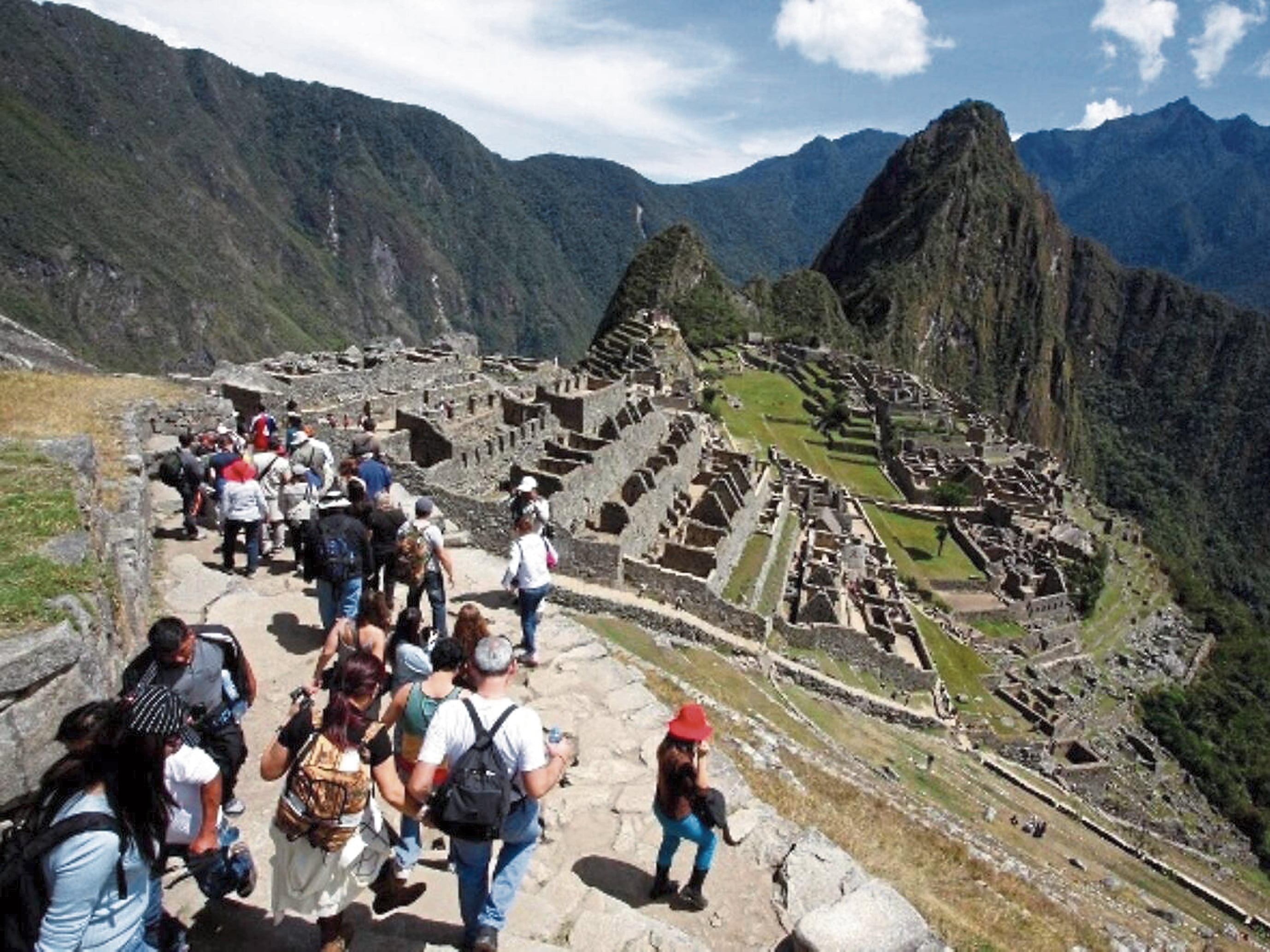 La falta de acción frente a los problemas en Machu Picchu viene agravando las deficiencias en el sistema de venta de boletos y una limitada infraestructura para visitantes que deterioran la experiencia turística. (Imagen: Andina)
