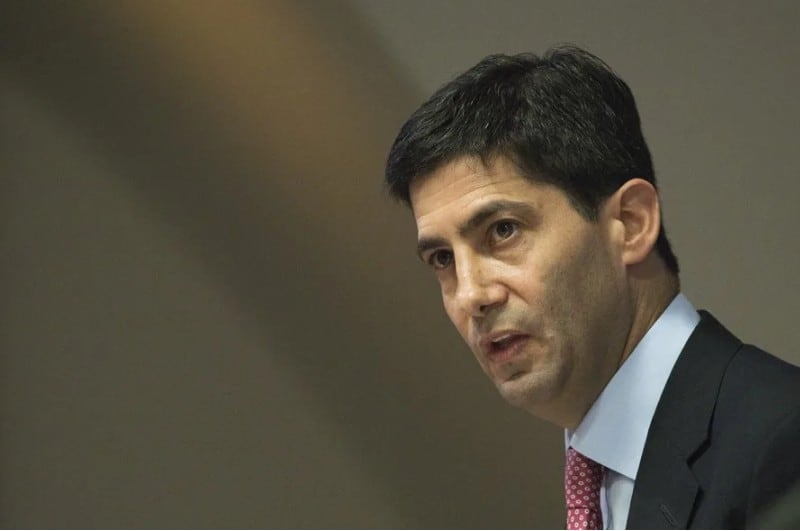 Kevin Warsh fue el mejor pretexto para la severa liquidación de metales el viernes porque, de todos los candidatos para presidir la Fed, es catalogado como el más hawkish, o menos proclive a bajar las tasas de interés para impulsar la economía. Foto: EFE/EPA/Will Oliver