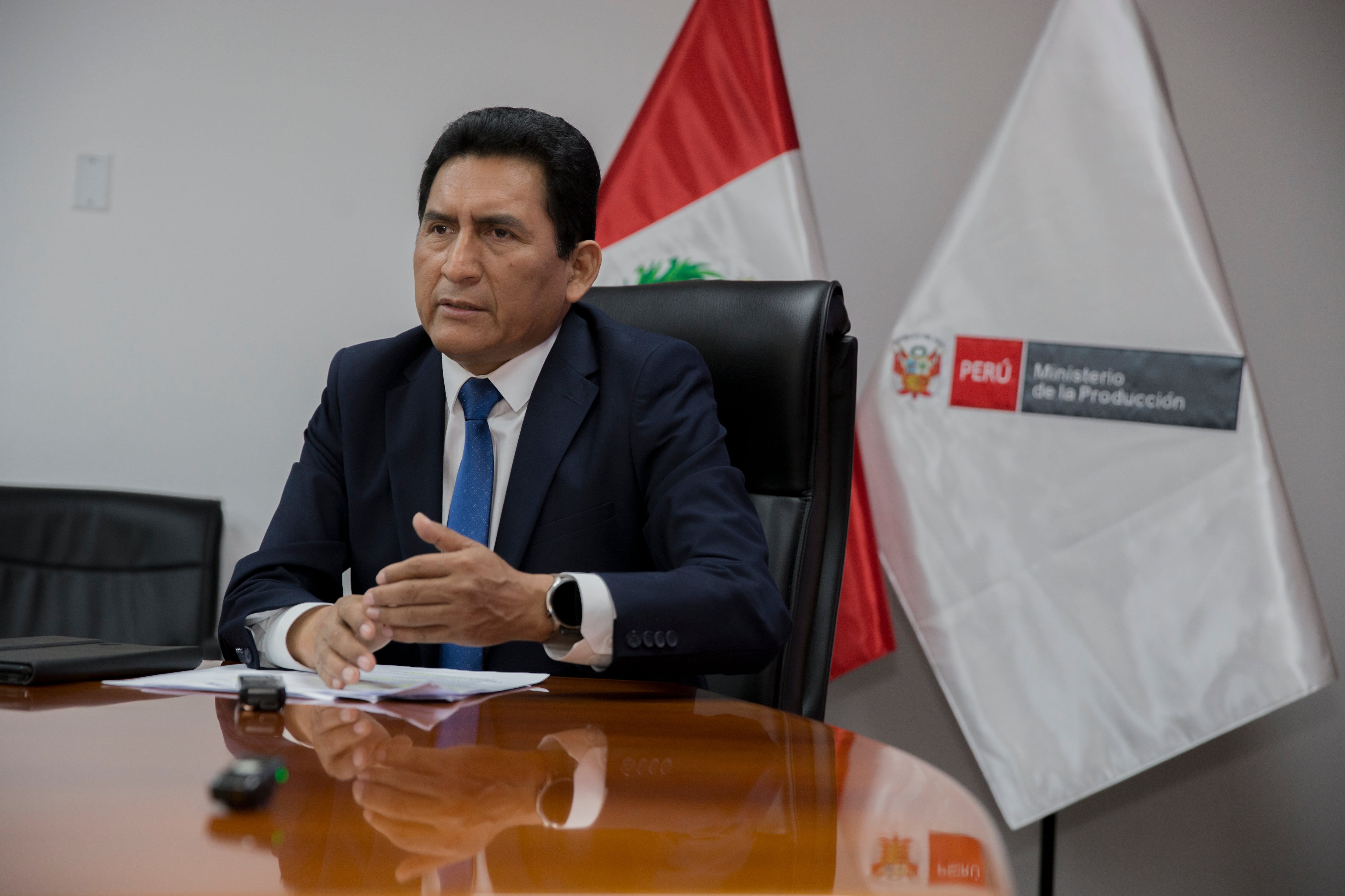 César Quispe, ministro de la Producción, en entrevista con Diario Gestión. Foto: Ernesto Quilcate (@photo.gec).