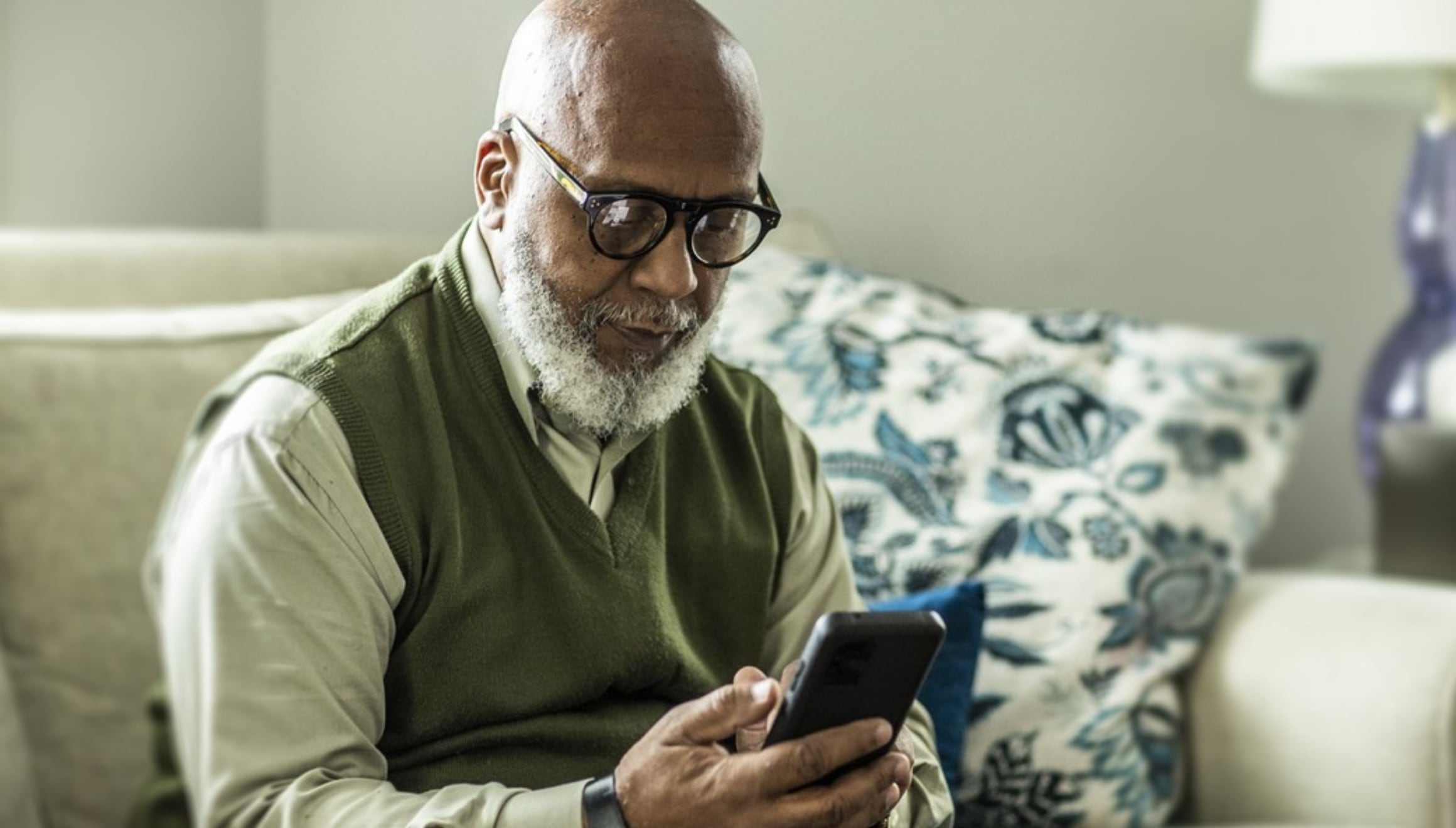 Millones de estadounidenses viven mensualmente con el dinero que les envía el Seguro Social. Un posible embargo a su pago sería sumamente perjudicial (Foto: SSA)