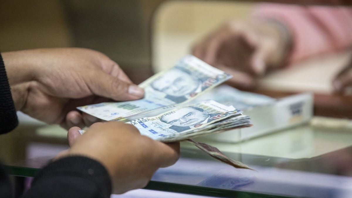 ¿Te pagaron tu sueldo en efectivo? Los riesgos que puedes enfrentar si se incumplen límites