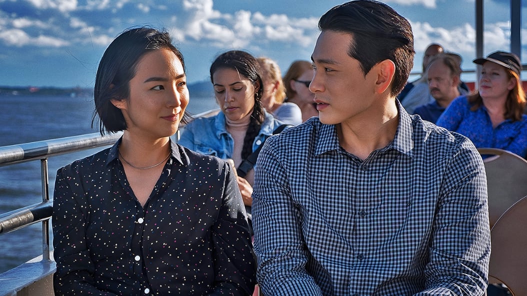 Greta Lee y Teo Yoo son los protagonistas de Past Lives, la ópera prima de Celine Song (Foto: A24)