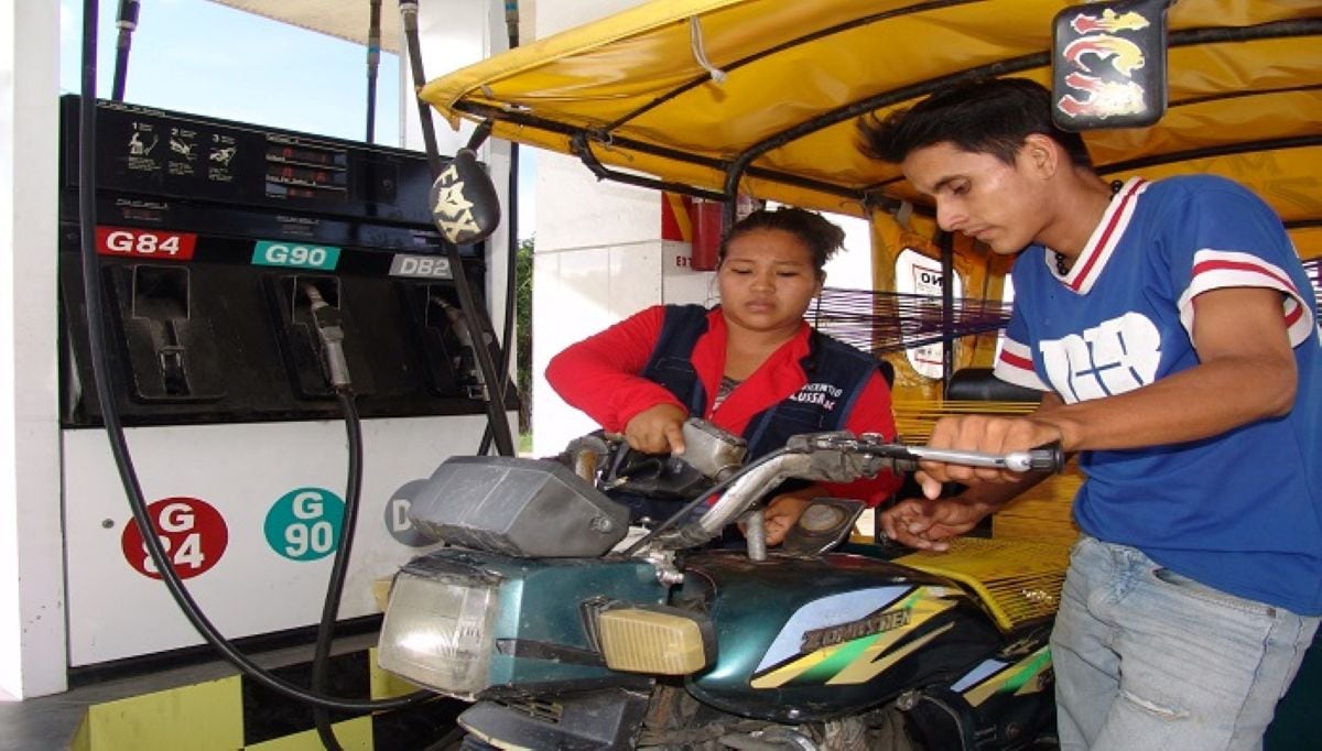 La medida busca enfrentar la limitada capacidad de almacenamiento de Diesel B5 y Gasolina Regular y reducir el riesgo de interrupciones en el suministro. Foto: Minem.