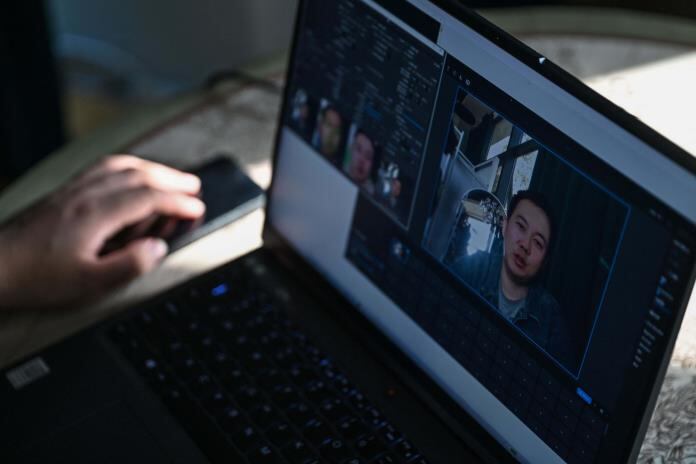 Zhang Zewei, fundador de la firma de inteligencia artificial Super Brain, que se especializa en réplicas digitales de los muertos. Foto: AFP