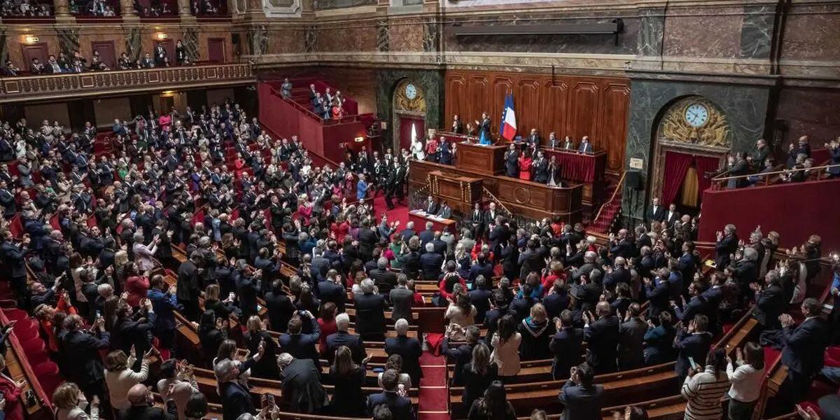 La portavoz del Ejecutivo no precisó si insistirán de nuevo en esa vía, pero la ministra de Igualdad, Aurore Bergé, señaló que desean que la interrupción voluntaria del embarazo se inscriba en ese texto. (Foto: difusión)
