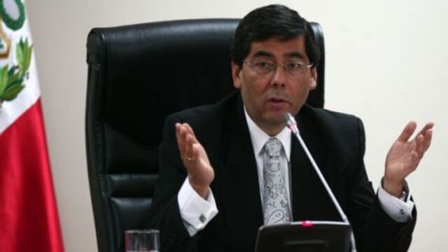 Jaime Delgado trata de "lavarse la cara" por reforma de las AFP, afirma Daniel Abugattas