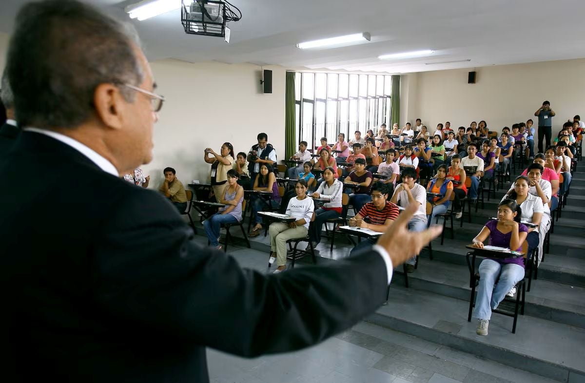 El Congreso aprobó por insistencia la incorporación de los jefes de práctica a la carrera docente universitaria, pese a las observaciones formuladas por el Poder Ejecutivo. Foto: Andina.