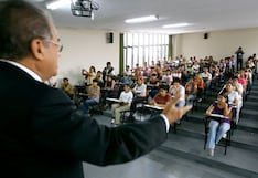 Congreso insiste en incluir a jefes de práctica en la carrera docente universitaria