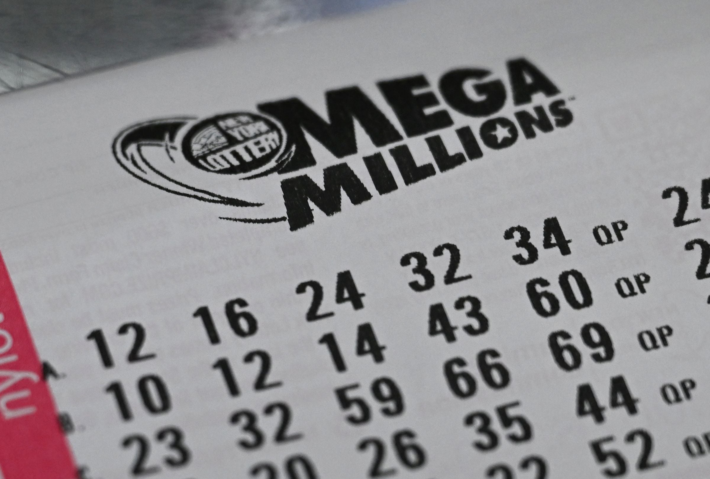 En esta nota conocerás los resultados del sorteo del Mega Millions del 6 de febrero y descubrir si alguien se quedó con el premio mayor. (Foto: Angela WEISS / AFP)