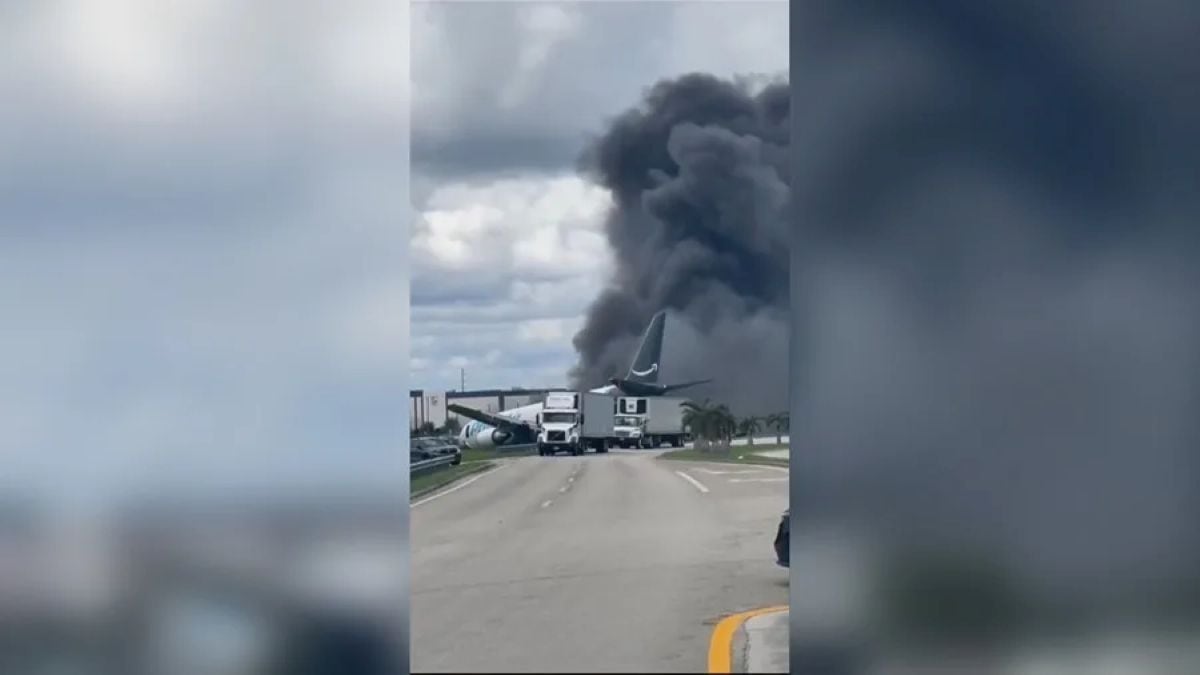 Avión de carga de Amazon se estrella tras aterrizar en aeropuerto de Miami