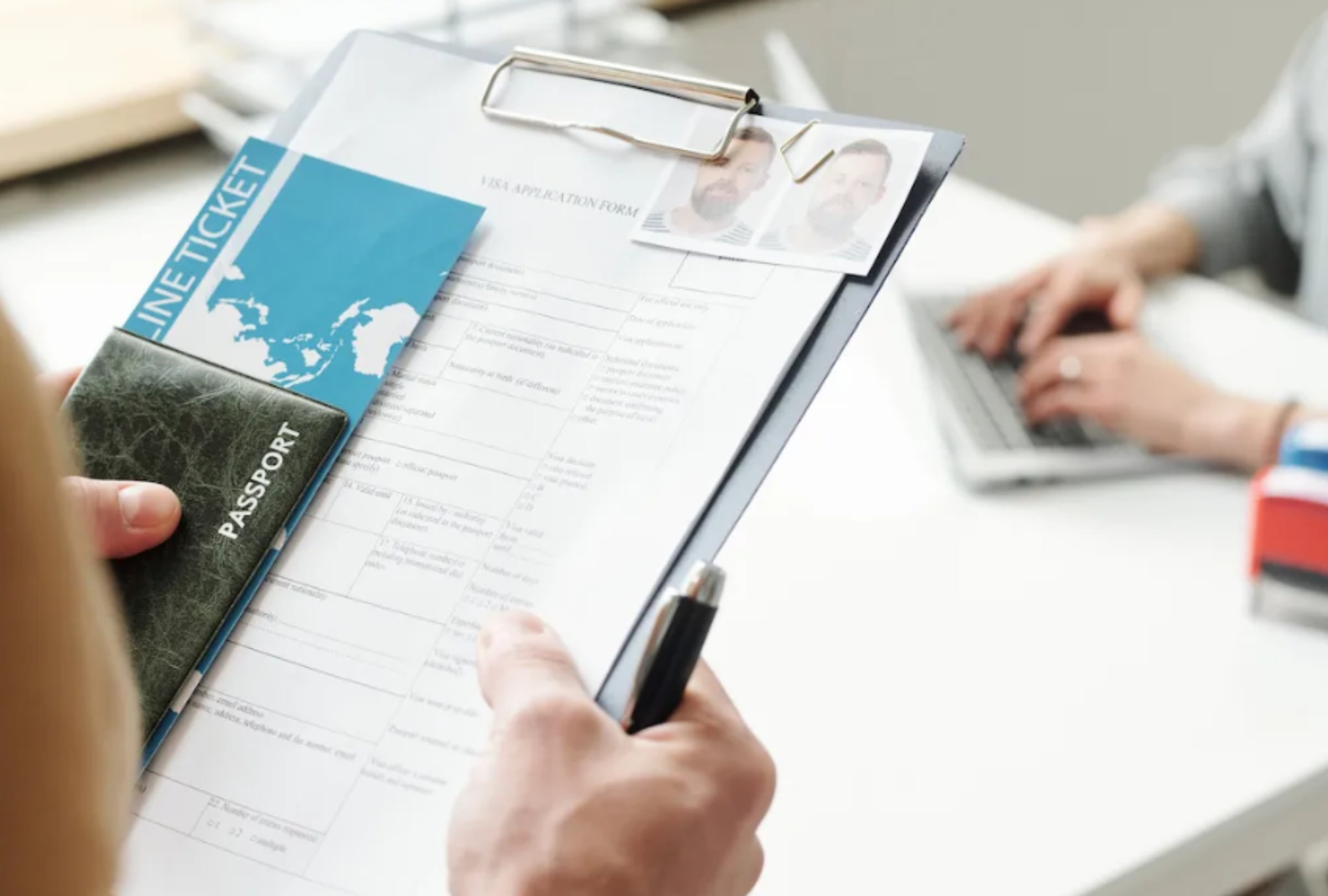 Últimamente, las campañas de ambos candidatos han intensificado sus mensajes, buscando movilizar a los votantes indecisos (Foto: Freepik)