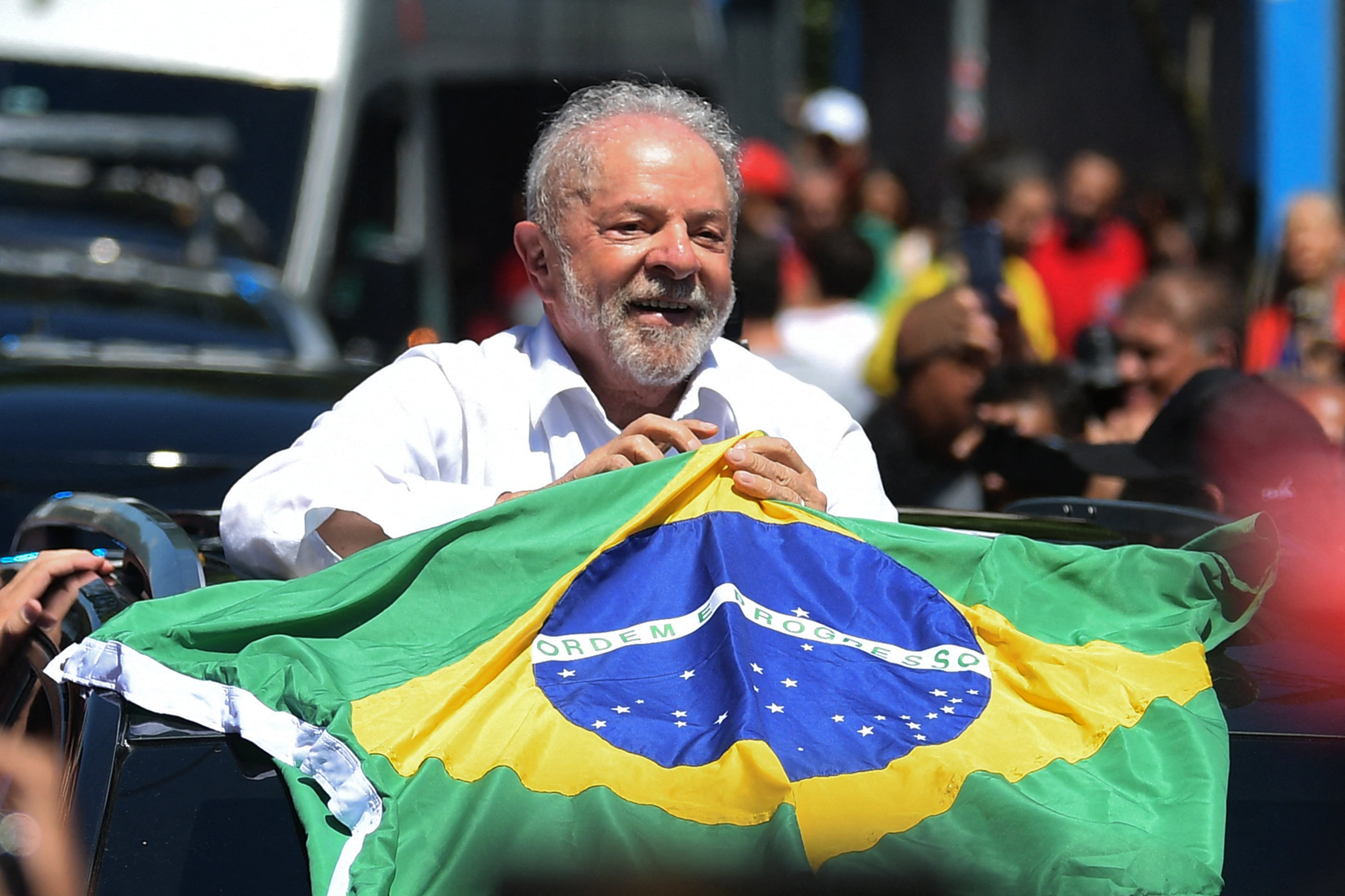 Lula se encuentra en una posición sólida para ganar las elecciones de nuevo en octubre. Sería su cuarto mandato, por lo que con facilidad se convertiría en el político más exitoso de la era democrática moderna de Brasil. (Foto de CARL DE SOUZA / AFP)