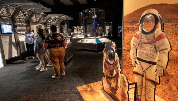 La exposición incluirá objetos interactivos y artículos auténticos que permiten a los visitantes asomarse a aspectos de la vida en el espacio (Foto: EFE)