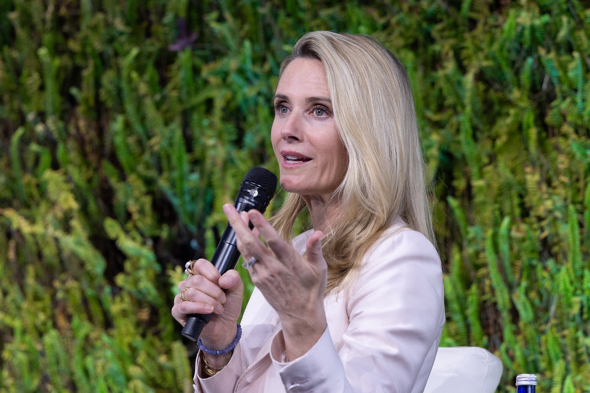 Jennifer Siebel Newsom también ha tenido importantes ingresos en los últimos años (Foto: Milken Institute / Flickr)