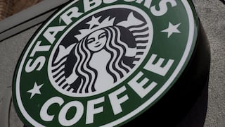 Demandan a Starbucks por utilizar café de plantaciones donde atentan contra los DD.HH.