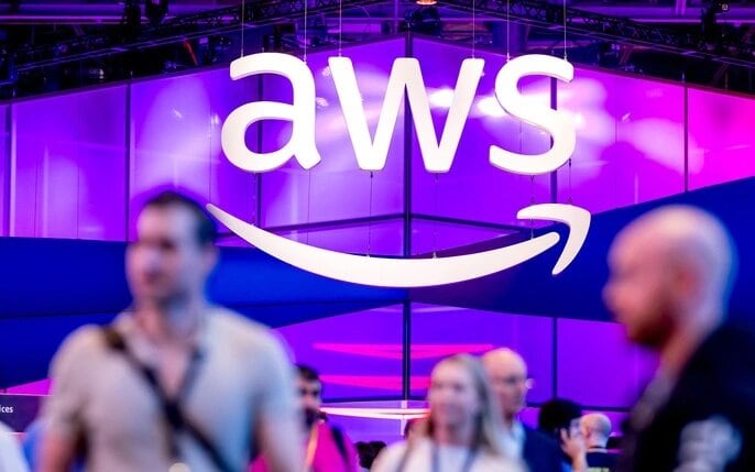 El acuerdo anunciado el lunes despeja el camino para que los modelos de OpenAI aparezcan en Amazon Web Services y otros proveedores de computación en la nube. (Photo by Noah Berger/Getty Images for Amazon Web Services)