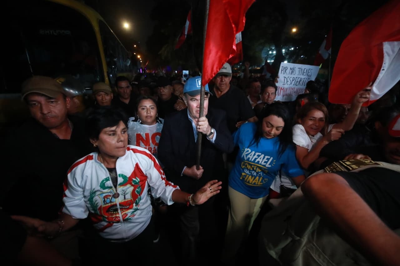 López Aliaga obtuvo la victoria tras resultados del JEE Lima Centro 1. A la fecha, el candidato asegura que no reconocerá lo que dicte el JNE porque hubo fraude. Foto: GEC