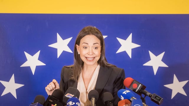 Machado será candidata opositora a presidencia de Venezuela; oficialismo alega fraude
