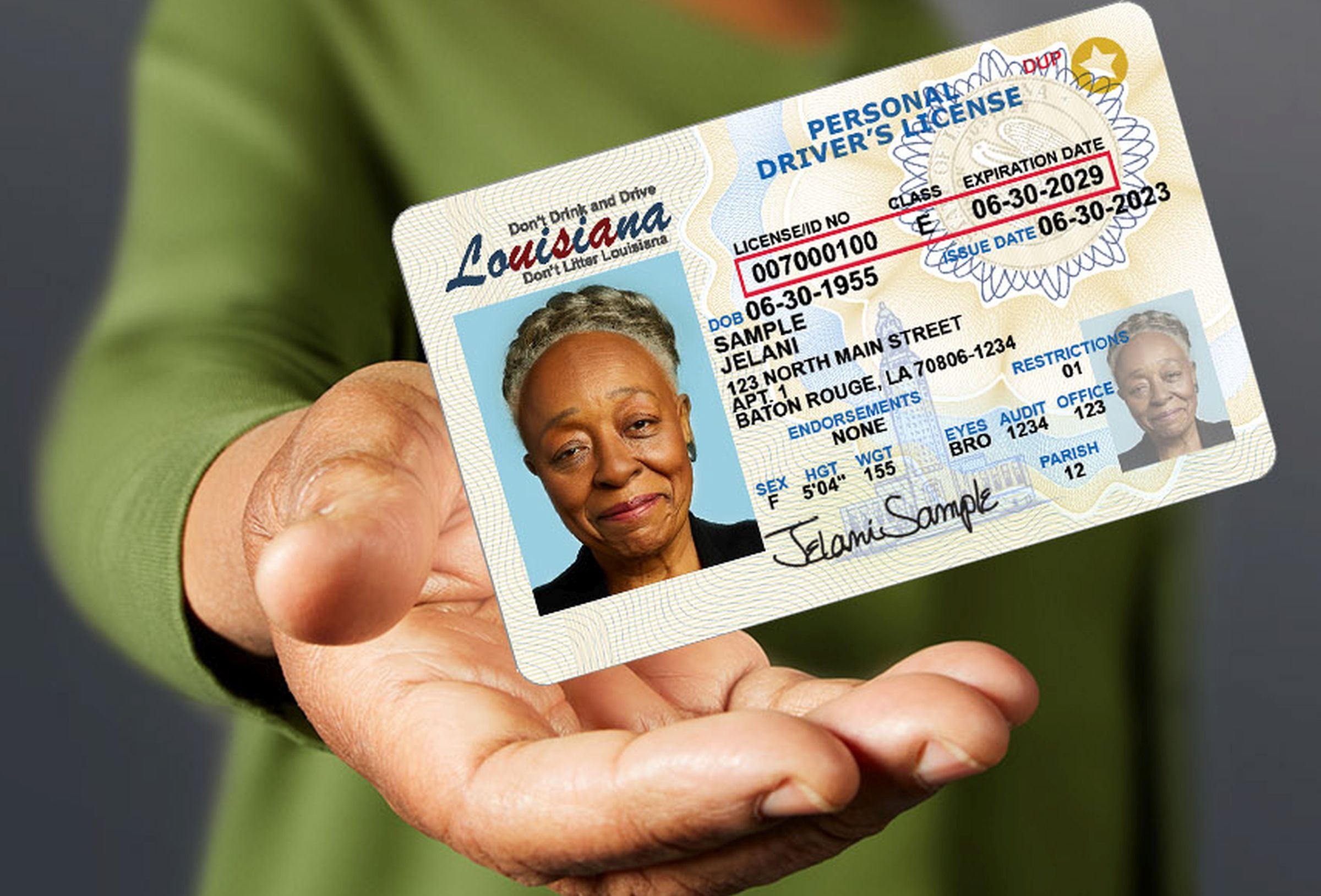 Así se ve una licencia de conducir con Real ID (Crédito: U.S. Department of Homeland Security / Imagen referencial no válida legalmente, solo usada con fines educativos)