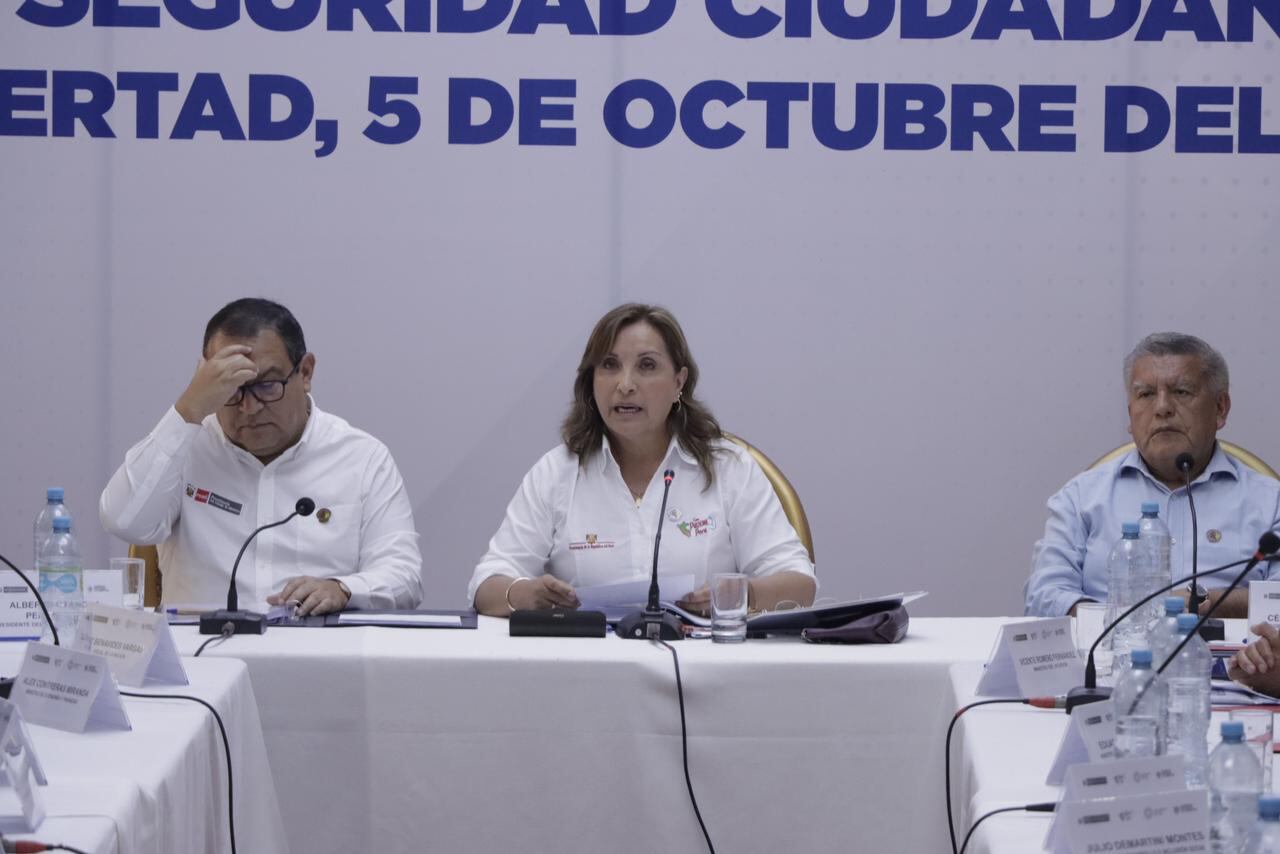 La mandataria invocó al alcalde de Lima, Rafael López Aliaga, para que actúe también en la lucha contra la delincuencia. (Foto: GEC)