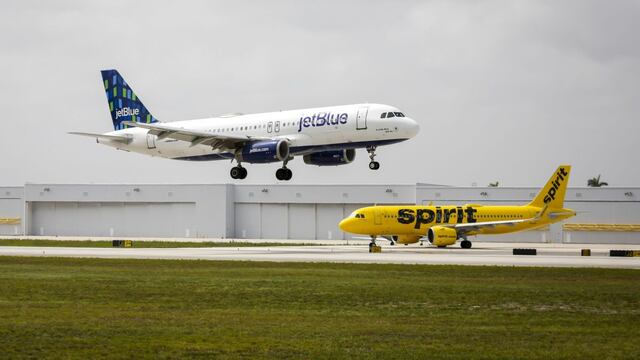 Juez de EE.UU. bloquea fusión JetBlue-Spirit por violar ley antimonopolio