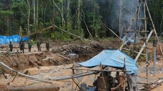Perú establece bases militares en la Amazonía para combatir minería ilegal