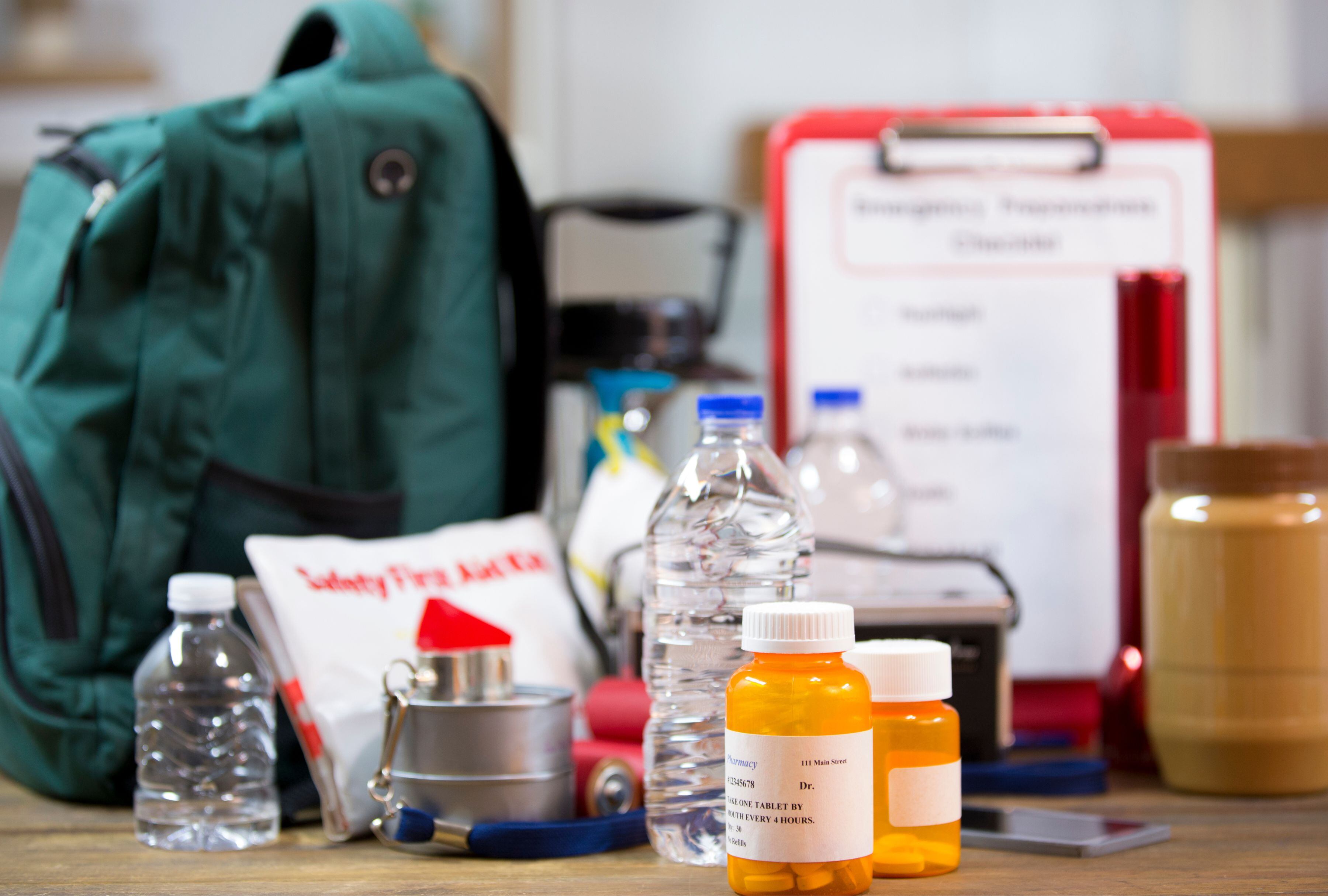 Es importante tener un kit de emergencia ante cualquier desastre natural que ocurra (Foto: LifestyleVisuals / iStock)