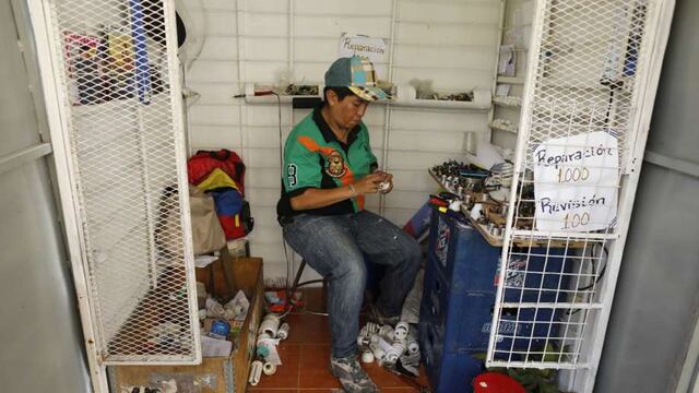 La crisis económica aboca a los venezolanos al reciclaje