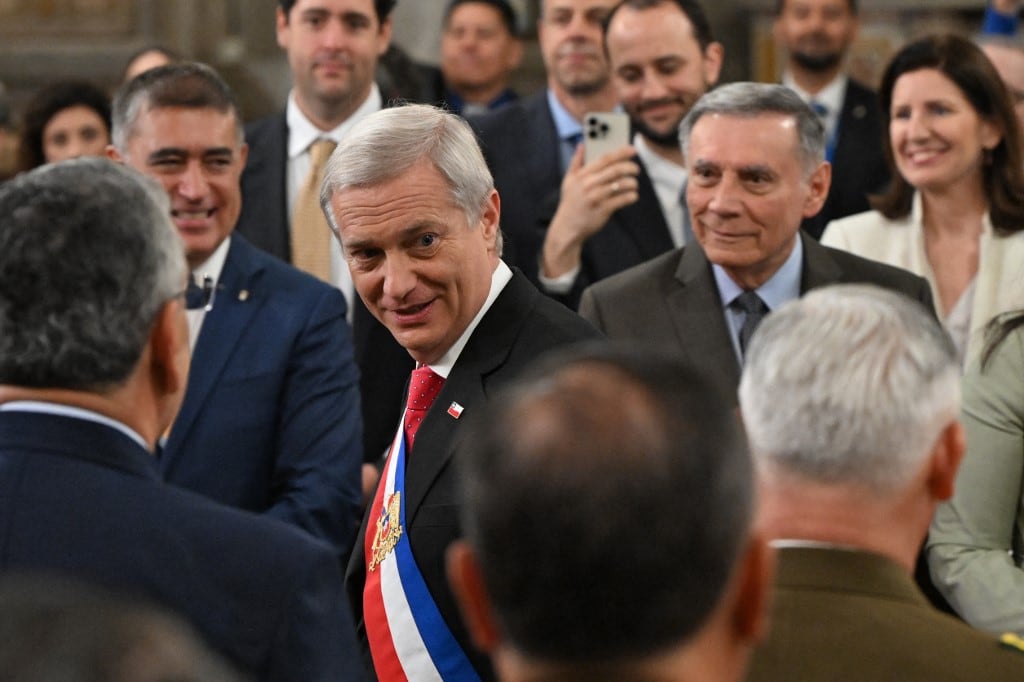 Plan de Kast incluye el endurecimiento de penas en delitos cometidos en las aulas, la revisión de mochilas y bolsos. Foto: Rodrigo Arangua / AFP