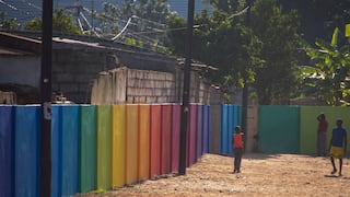 Suso33, el artista español que hace hablar a las paredes en Mozambique