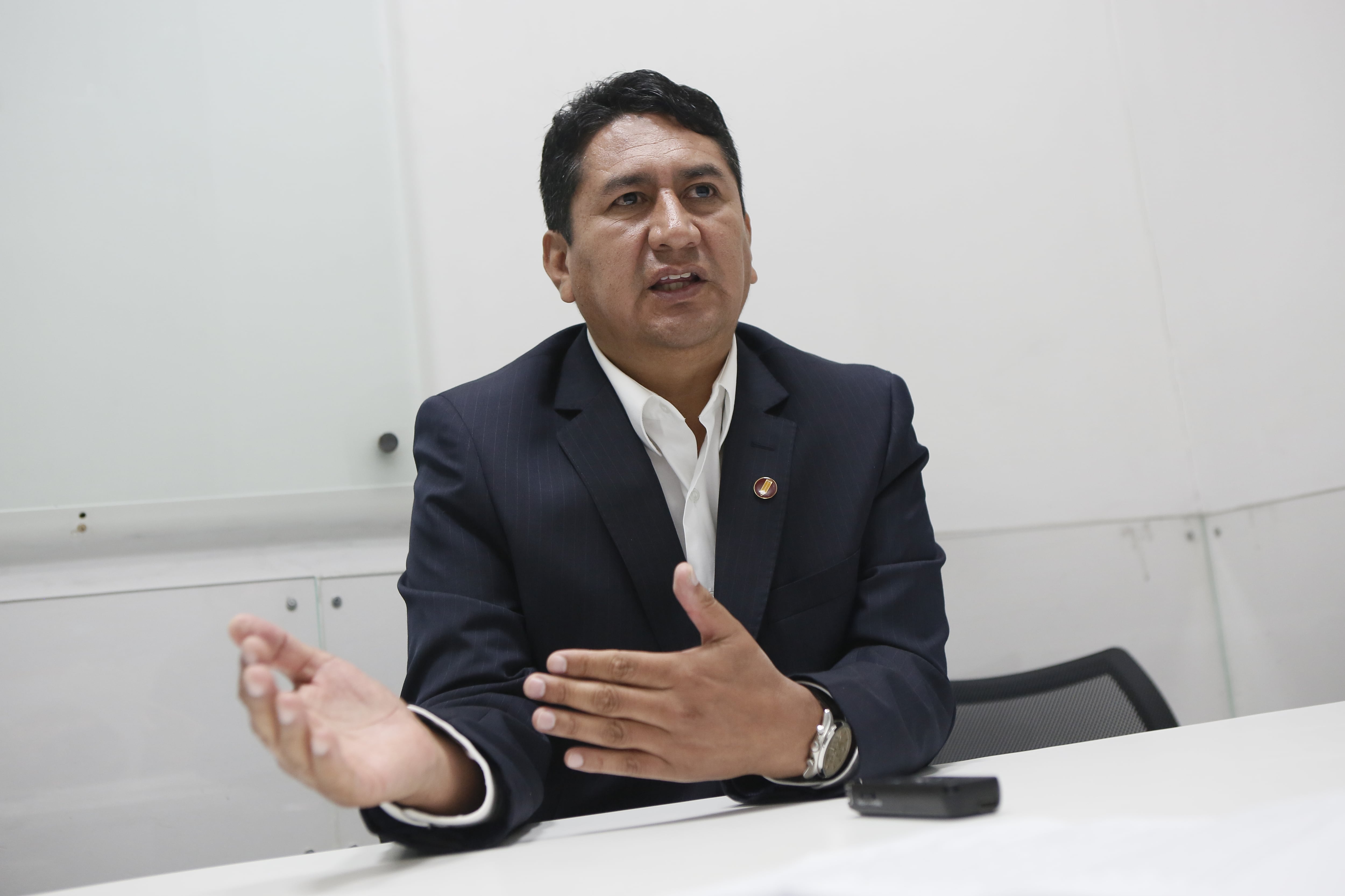 Cerrón, líder de Perú Libre, está en Lima y en las próximas horas se entregará, afirma defensa legal. (Foto: archivo GEC)