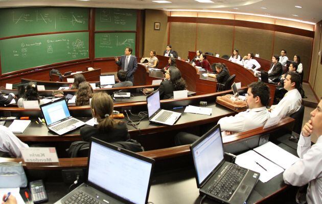 El mercado laboral exige más especialización a los profesionales. (Foto: Difusión)