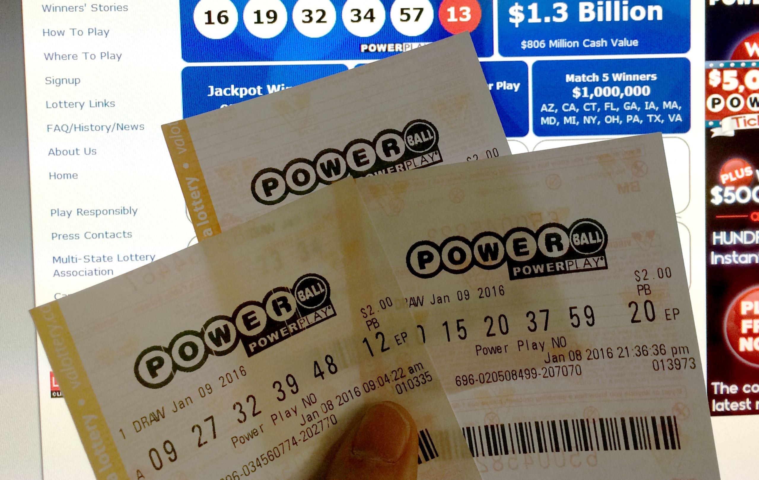 Los plazos límite para la venta de boletos del Powerball varían según la jurisdicción. (Foto: KAREN BLEIER / AFP)