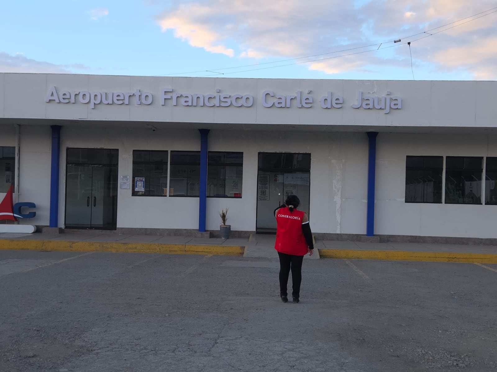 Según la Contraloría, el proceso de selección de consultora para expediente pasó por 28 postergaciones. Foto: Contraloría
