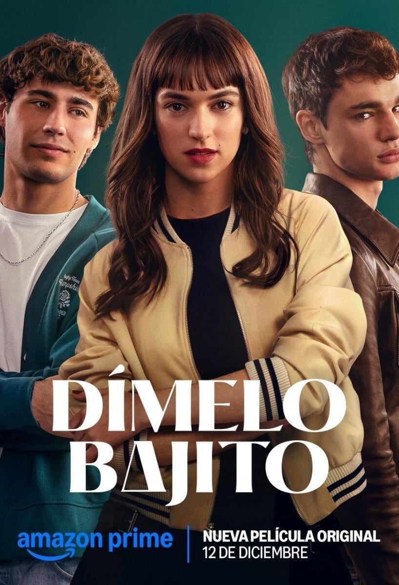 El póster de "Dímelo bajito", película del director Denis Rovira que adapta la novela homónima de Mercedes Ron (Foto: Vaca Films / Amazon Prime Video)