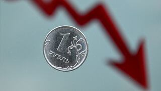Rublo, en su peor momento 25 años después de bancarrota de Rusia