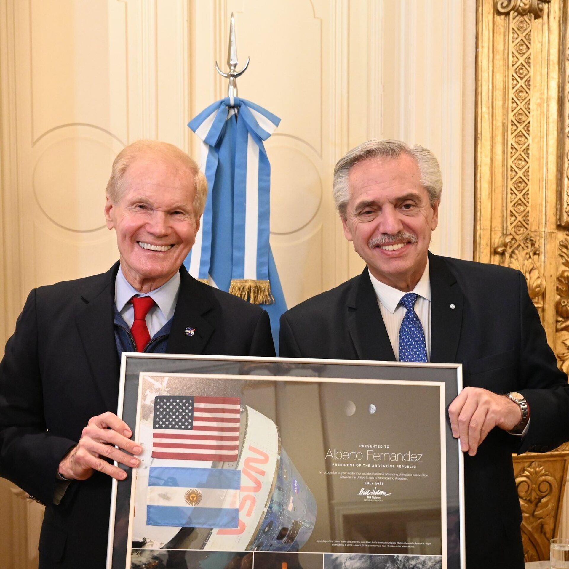 Argentina firma con la NASA un acuerdo de cooperación espacial internacional. Foto: Twitter / @alferdez