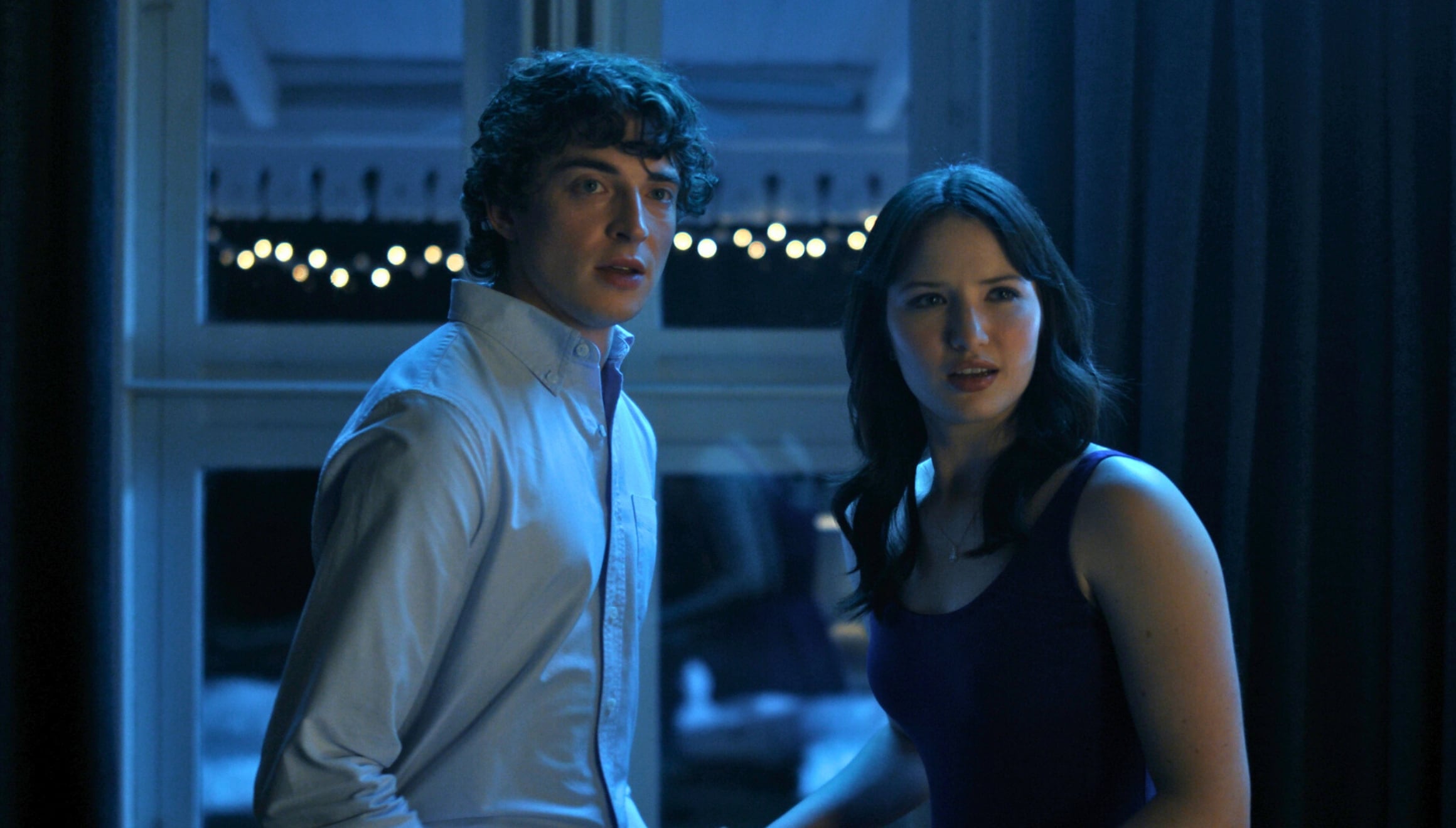 Olly Atkins como Freddie O'Connell y Madelyn Keys como Adriana Russo en una escena de la serie "Bailando sobre hielo" (Foto: Netflix)