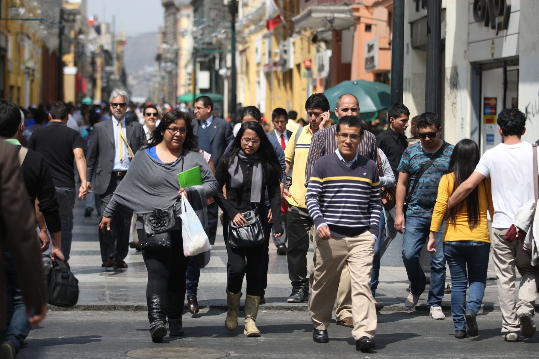 Este es el mercado laboral en Lima Metropolitana que recibe Keiko Fujimori.| Foto: Andina