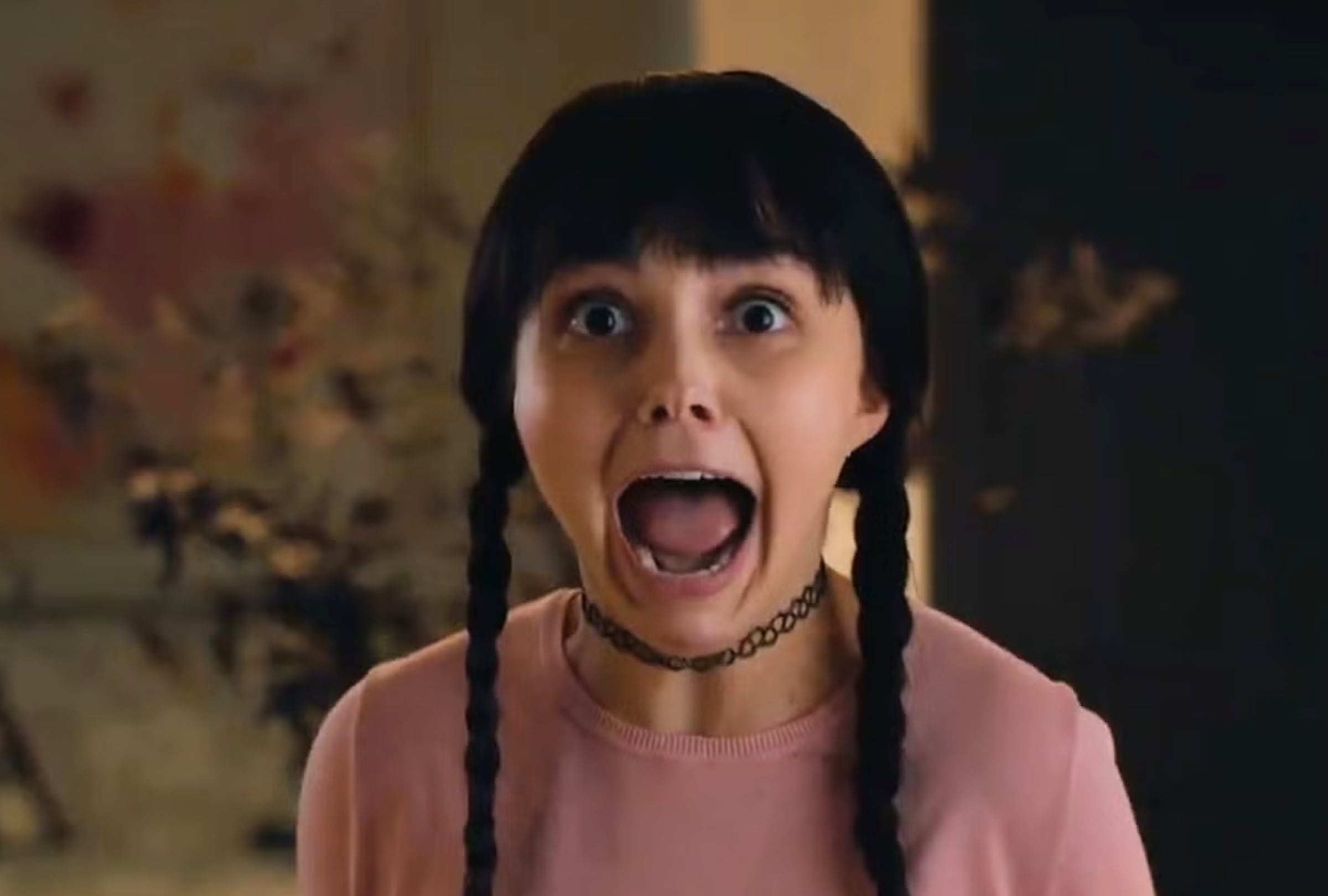 En la película "Scary Movie 6", se incluye una parodia directa a la actriz Jenna Ortega en su papel de Merlina Addams de "Wednesday" (Foto: Miramax / Paramount Pictures)