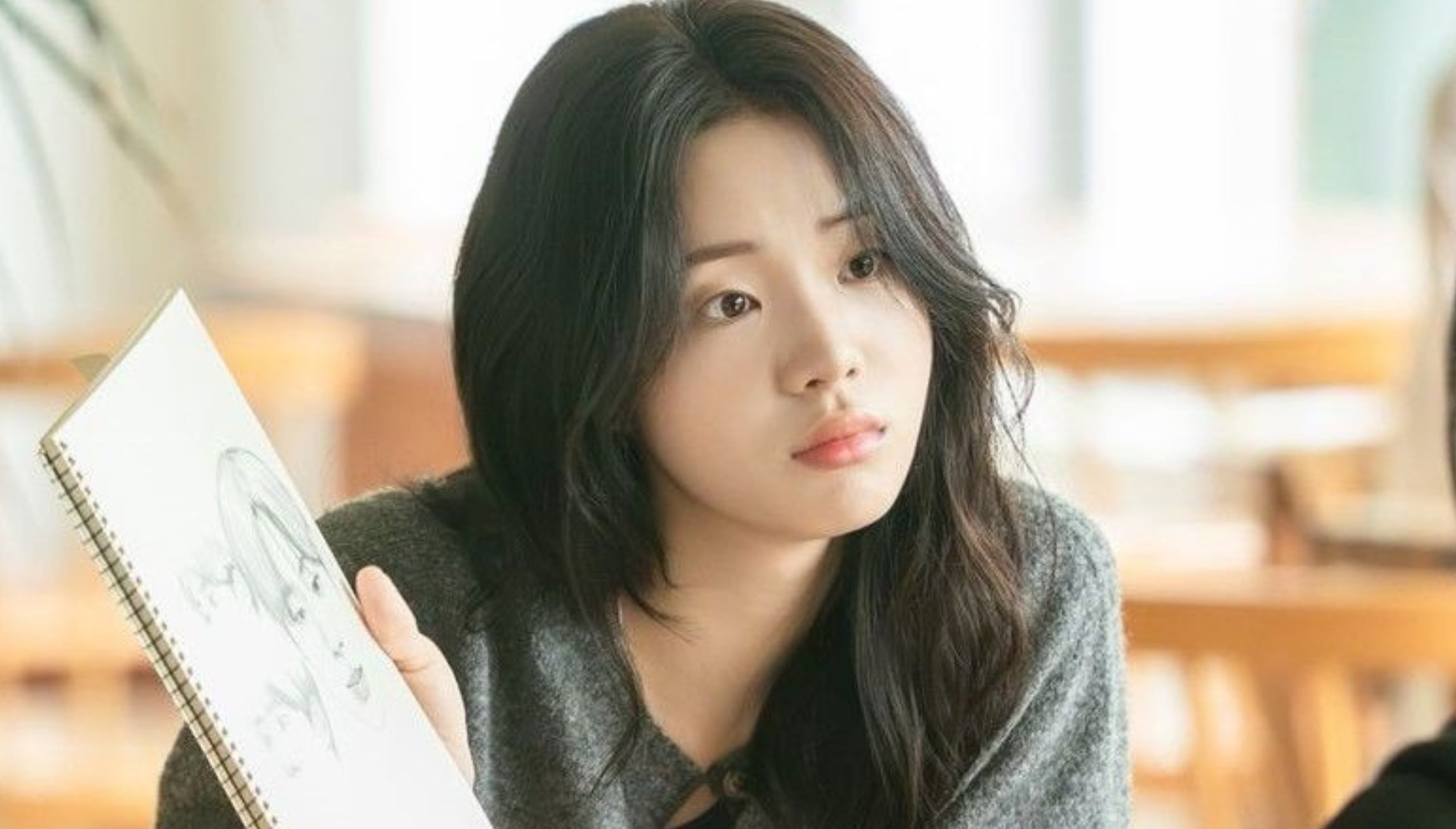 Shin Si-a interpreta a la protagonista Han Seo-yoon en la película "Aunque nuestro amor se desvanezca esta noche" (Foto: BY4M Studio / Netflix)