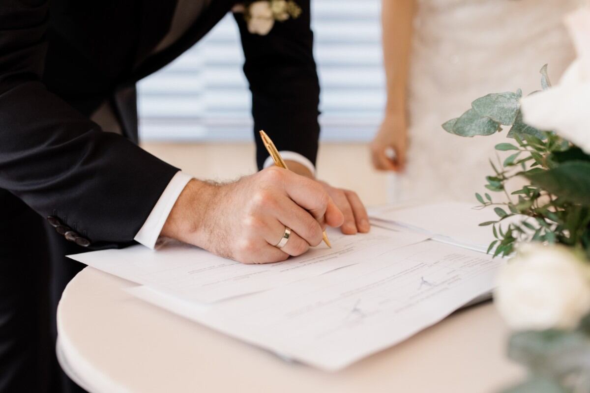 Luego de obtener la visa K, las parejas deben casarse dentro del plazo de 90 días (Foto: Diseñado por Freepik)