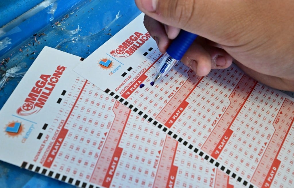 Mega Millions es una de las loterías más populares de Estados Unidos, con sorteos que se realizan cada martes y viernes. (Foto referencial: Frederic J. BROWN / AFP)