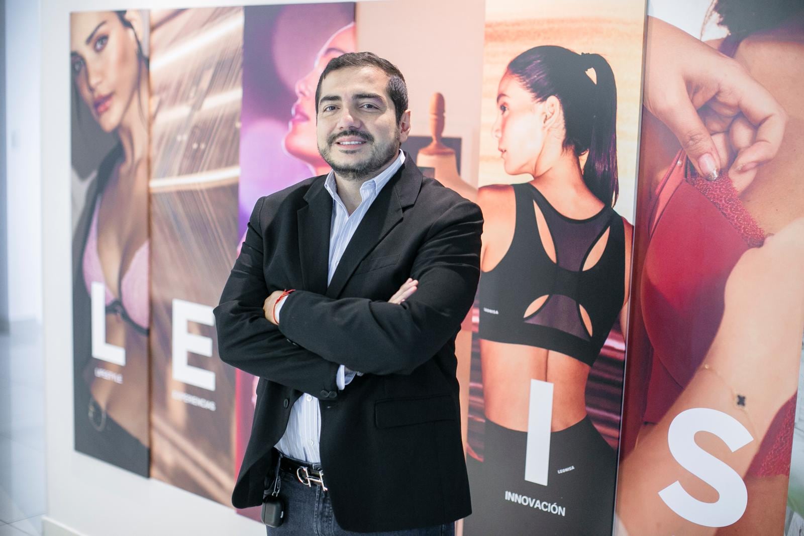 Juan Gabriel Largo Ramírez, gerente general de Leonisa en Perú. El ejecutivo señaló que la compañía proyecta alcanzar 40 establecimientos en el país hacia el primer semestre de 2027, con foco en la expansión hacia provincias. Foto: GEC