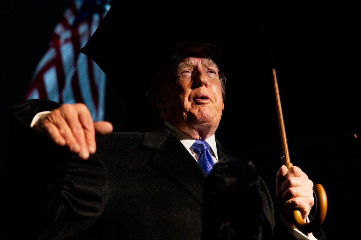 El legislador Tim Kaine pidió tomar en “serio” y literalmente" las declaraciones de Donald Trump.(EFE/EPA/BONNIE CASH / POOL)