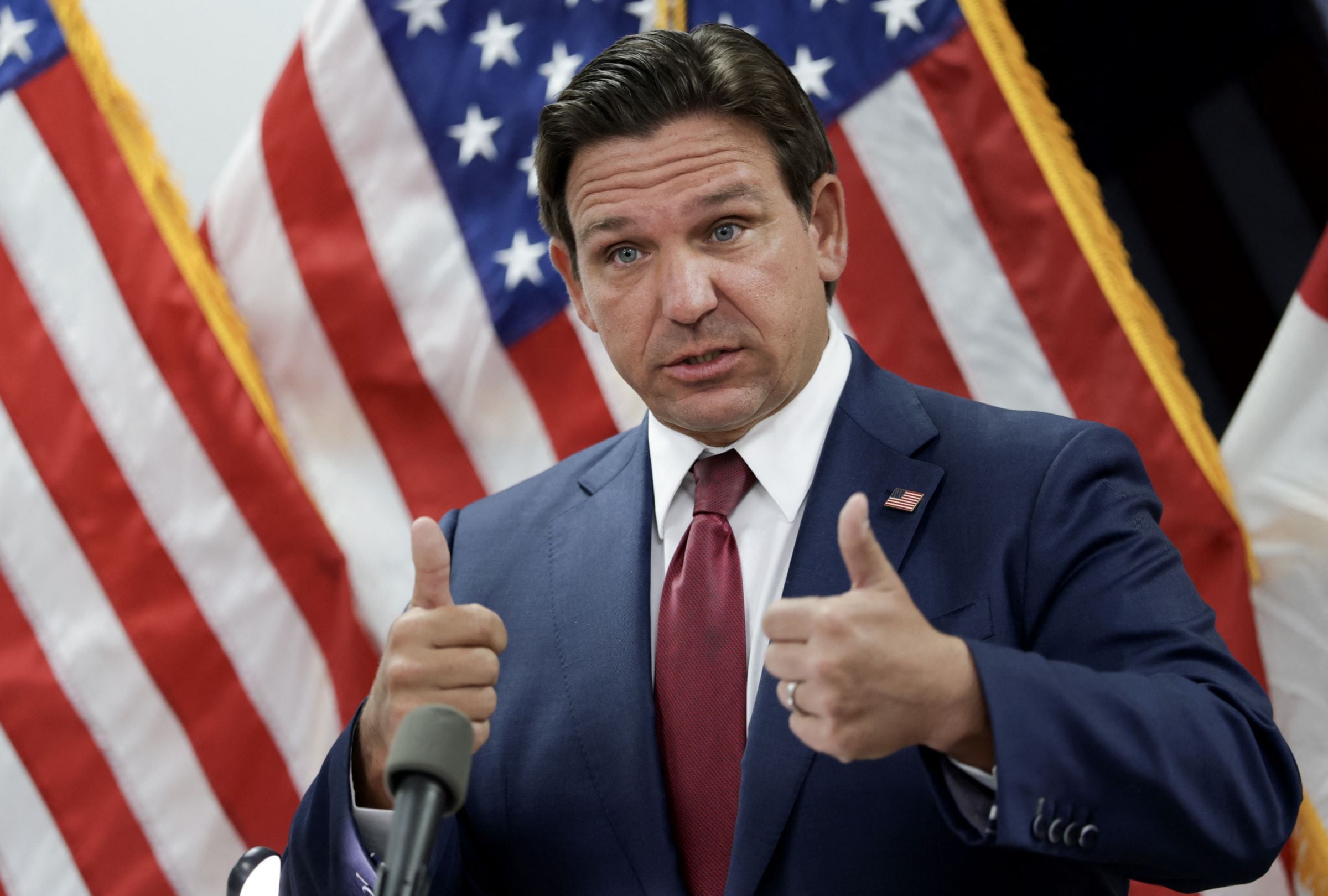 El gobernador Ron DeSantis oficializó esta ley en 2025 y entró en vigor el 1 de enero de 2026 (Foto: AFP)