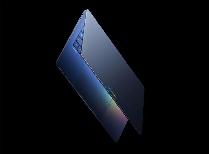Fotografía cedida por Google que muestra el nuevo Googlebook que Google anunció este martes, una nueva categoría de ordenadores portátiles diseñados para la era de la inteligencia artificial (IA), pero no adelantó cómo serán, qué chips tendrán ni cuánto costarán, en Nueva York (EE.UU.). EFE/ Google